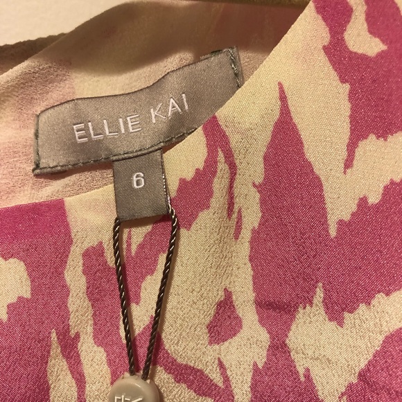 NEVER BEEN WORN-Silk, Ellie Kai, patterned top - Picture 3 of 3